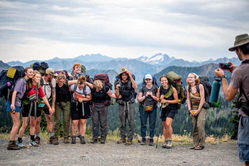 Environmental Science Instructor Thomas “Abe” Lloyd, far right, takes a class photo before heading out on the Pacific Crest Trail.