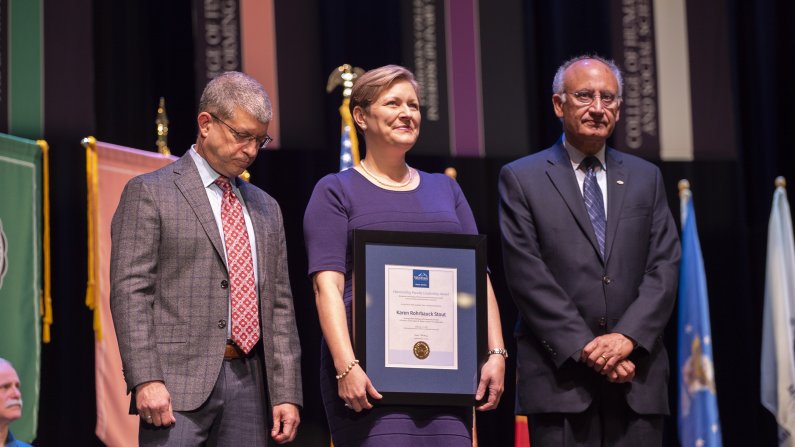 Karen Stout (Morse Institute for Leadership) receives the Outstanding Faculty Leadership Award