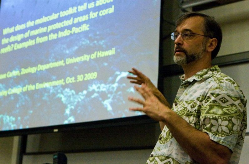 Dave Carlon, from the department of zoology at the University of Hawaii, describes the coral reef concentrations in the Indo-Pacific region during a lecture on campus Friday, Oct. 31. Photo by Jon Bergman | WWU intern