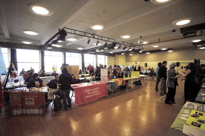 The WWU campus activities showcase, like the Red Square Info Fair, showcases Associated Students clubs, Western academic departments and other community groups. Photo by Alex Roberts | University Communications intern
