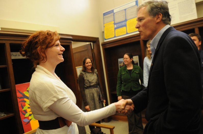 U.S. Representative Jay Inslee speaks with Keegan Ryan of Students in Service Learning during a visit to Western Thursday, April 21. Photo by Daniel Berman/University Communications intern