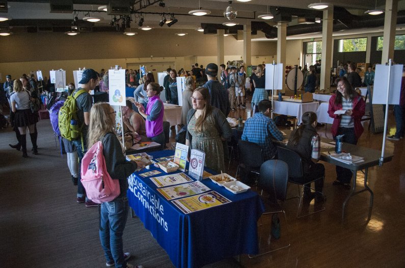 Multiple local sustainable groups such as Sustainable Connection, Surfrider, Ragfinery and many more hosted booths at The Fair, hosted by Western Sustainability, on Wednesday, Oct. 14. Photo by Kyra Betteridge / WWU Communications and Marketing intern