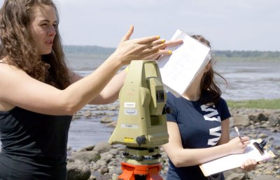 Western sophomore Angela Gelfer, a geology honors student and member of Western’s NCAA champion women’s rowing team, conducts research at Locust beach in Bellingham on May 17. Photo by Michelle Naranjo | University Communications intern