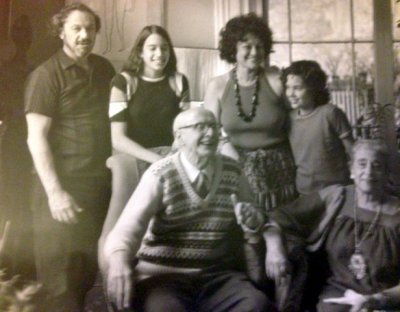 Pete Steffens, at left, with (back row, left to right) daughter Daneet, wife Ella and daughter Sivan. Seated are the Oscar-winning Hollywood screenwriter Donald Ogden Stewart, Steffens' stepfather, and Steffens' mother, Ella Winter, in London in 1979. Pho