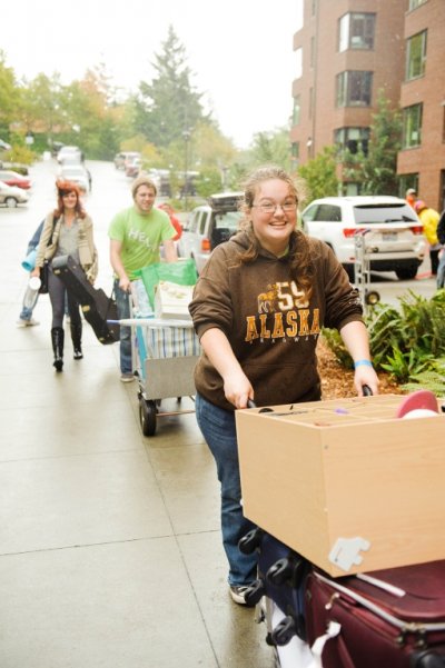 More than 4,000 students moved into Western Washington University’s residence halls and apartments over the weekend. The first day of classes at Western is Wednesday, Sept. 25. Western anticipates about 2,800 freshmen and approximately 925 transfer studen